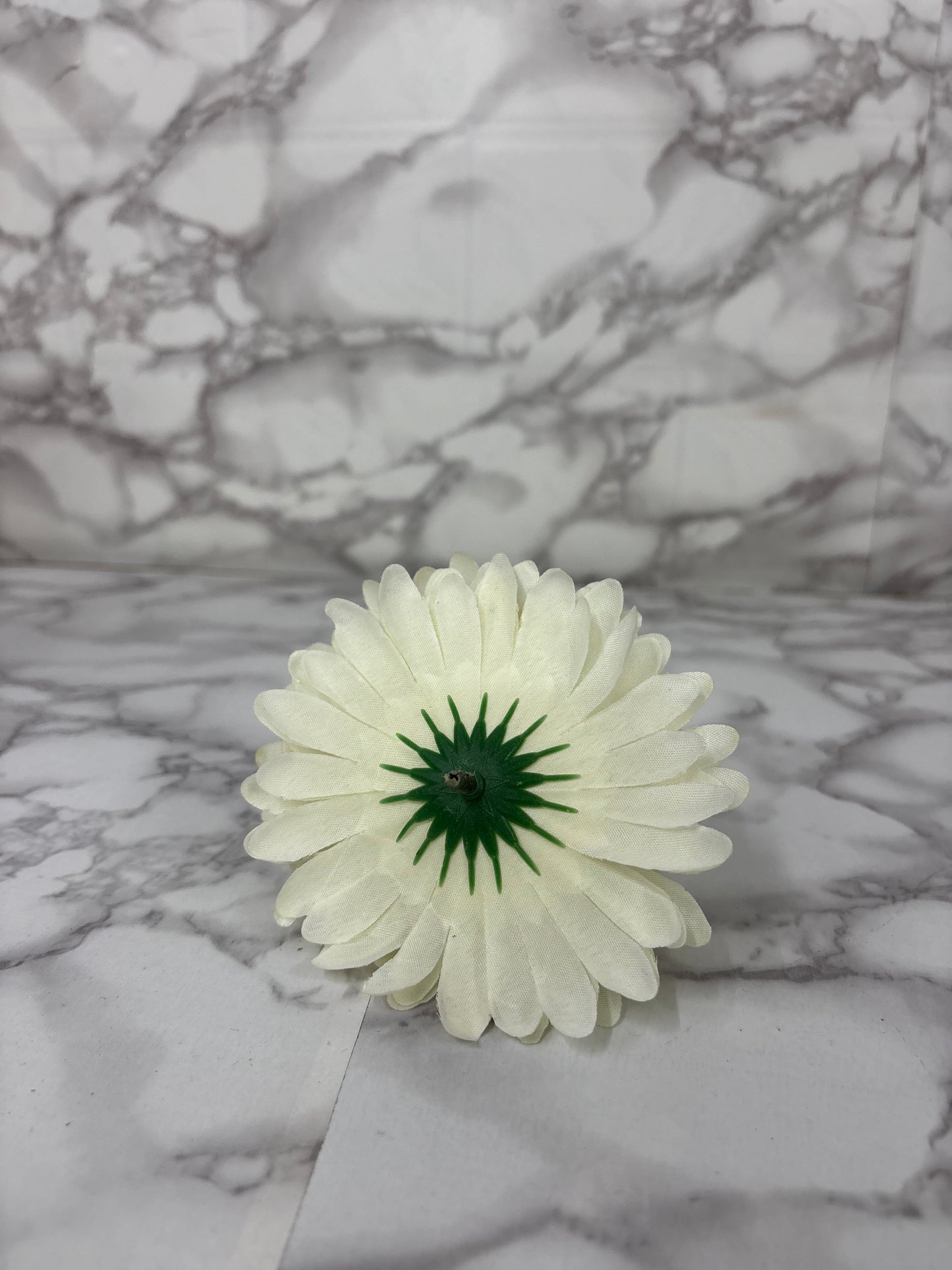 Elegant White Artificial Sunflower – Premium Fabric Decorative Flower for Home & Events
(Pack of 50)